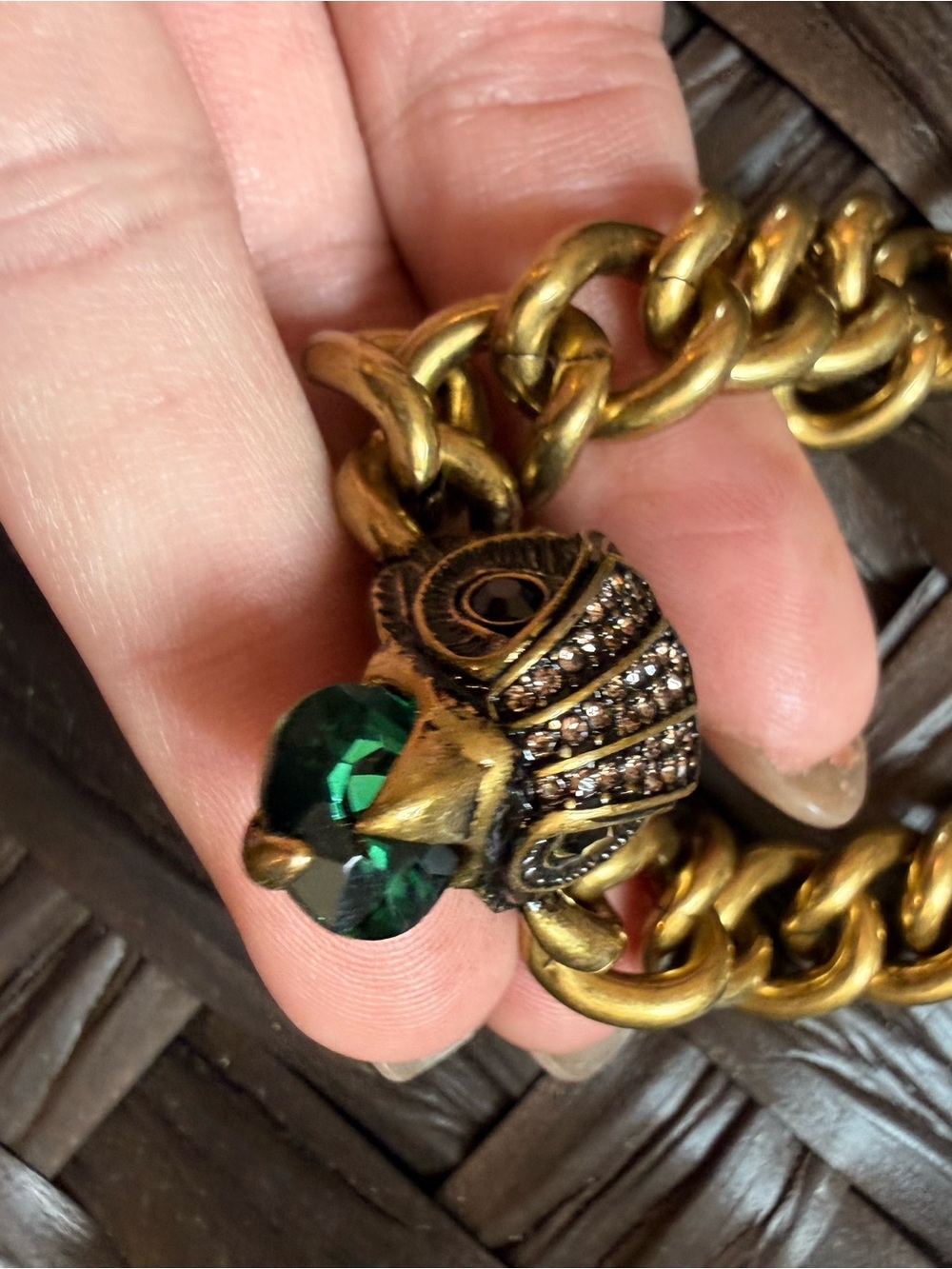 KURT GEIGER LONDON
Eagle Head Collar Chain Necklace in Gold Emerald - Picture 8 of 10